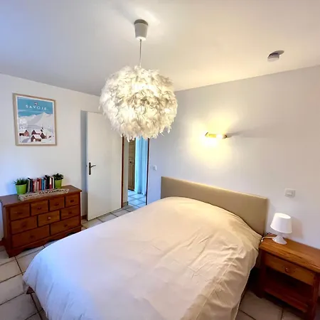 Les Geraniums Apartment *